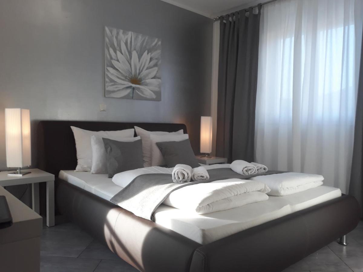 Garfild Guest House Novi Vinodolski Zimmer foto