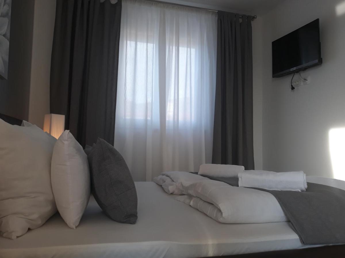 Garfild Guest House Novi Vinodolski Zimmer foto